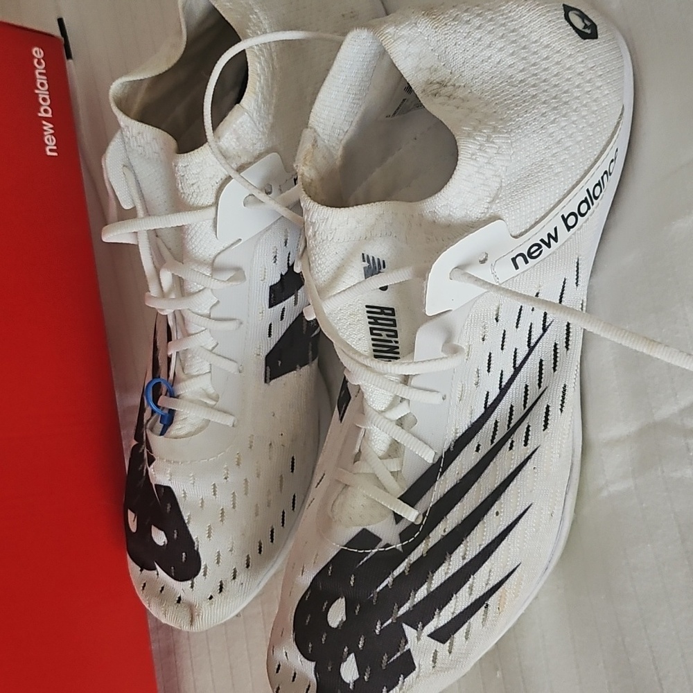 New Balance White and Black Athletic Shoes Dynamic Design